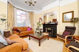 5 bedroom Detached t...